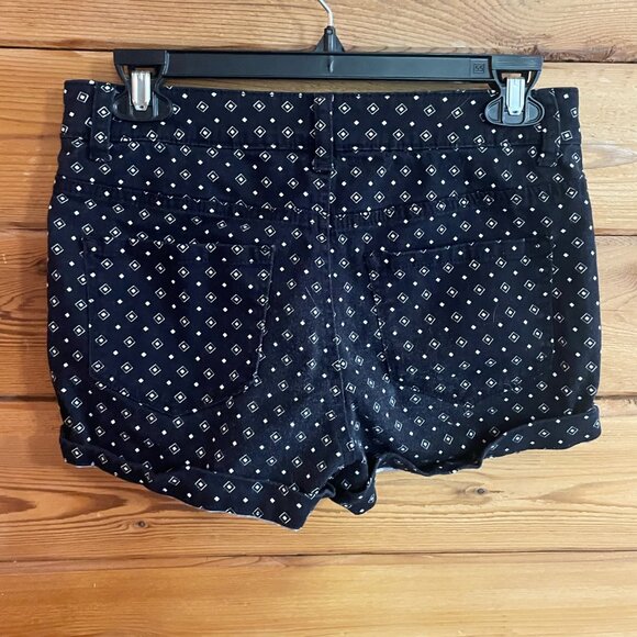 SO Shorts with Diamond Pattern Size 5 - Picture 3 of 6